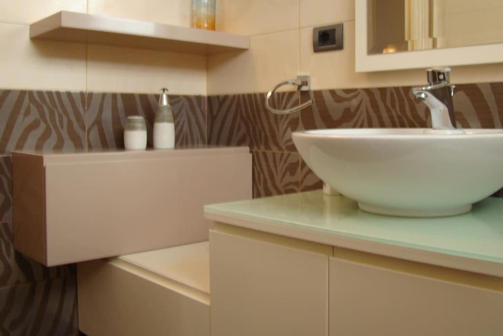 Exclusive Apartment Tirana Esterno foto