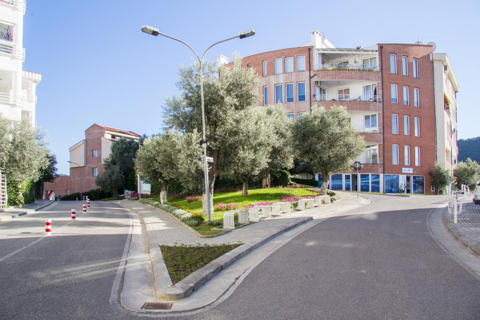 Exclusive Apartment Tirana Esterno foto